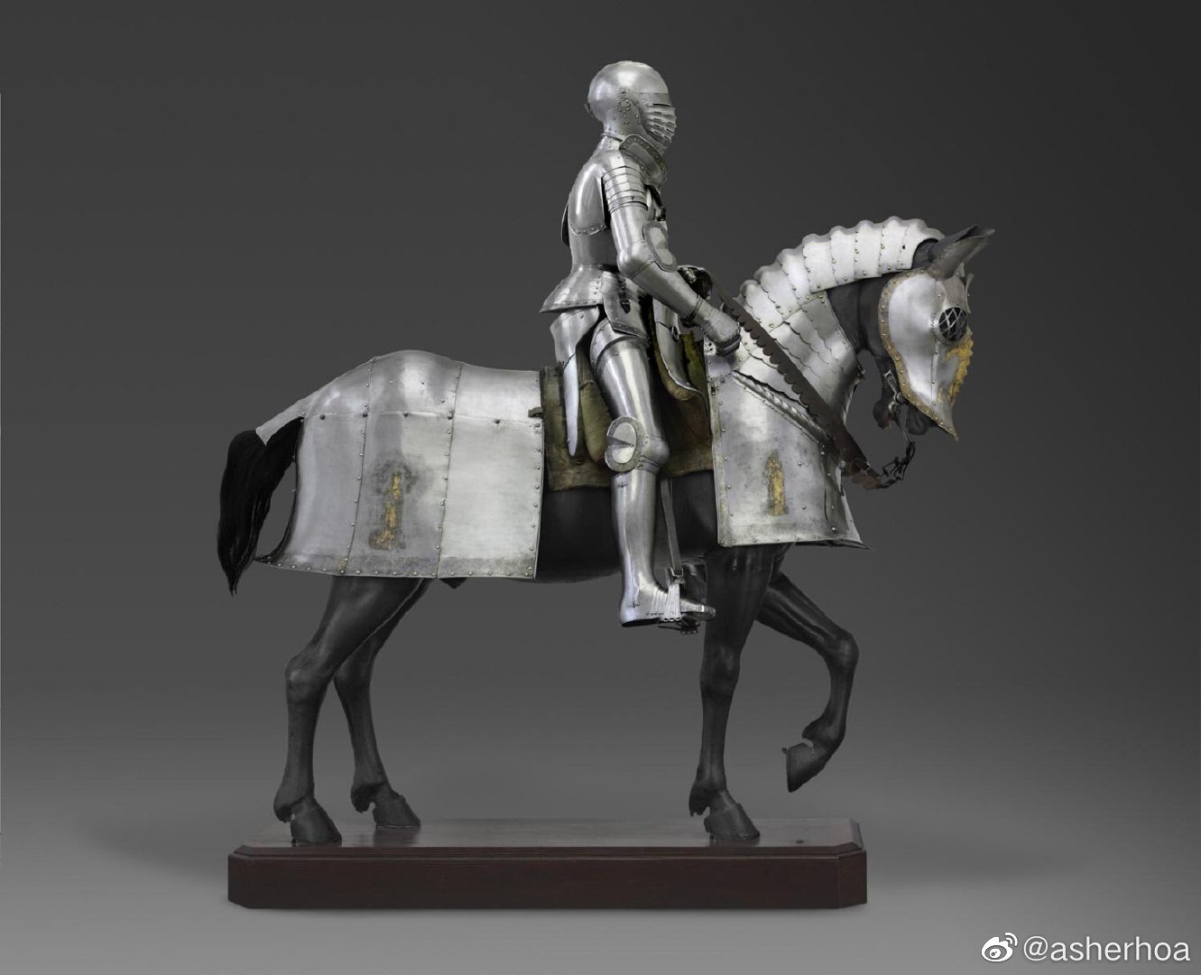 这套制作于1507年的马铠 这套制作于1507年的马铠