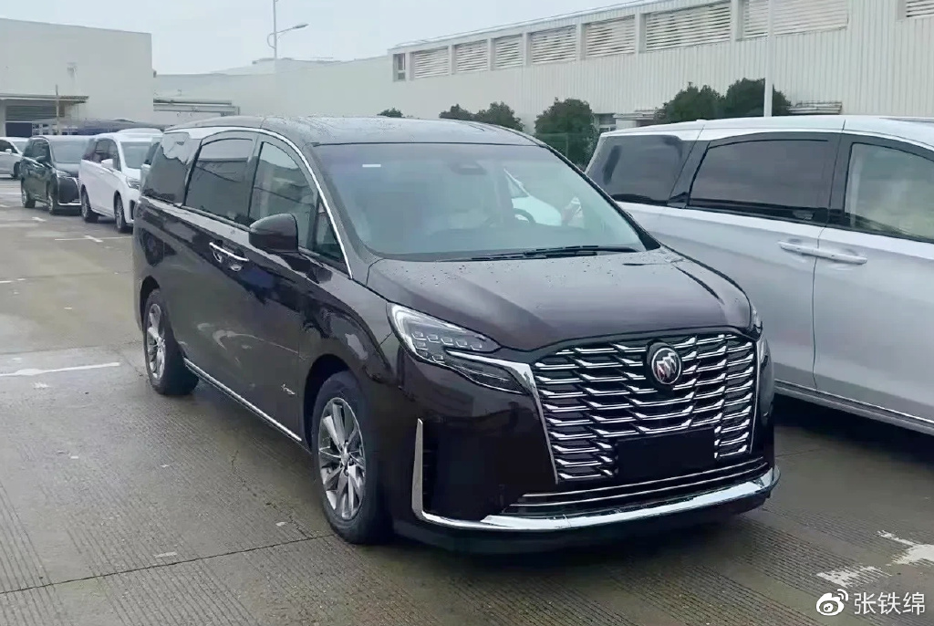 新款别克gl8实车曝光换装新前脸外观很霸气搭载20t动力