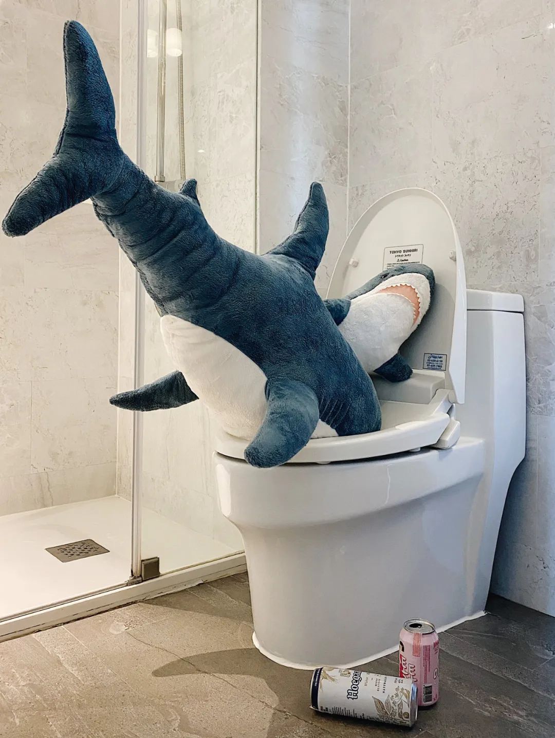 记录了鲨鱼妈妈带娃日常就是人手一只的宜家鲨鱼玩偶该账号的主人公"