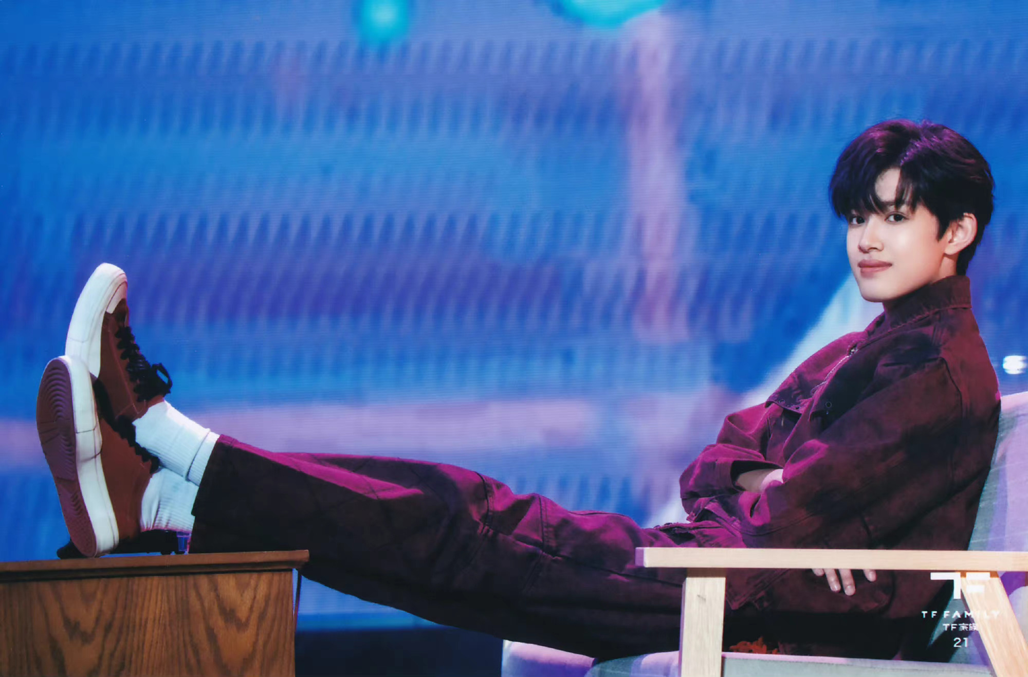 张极新年音乐会生写扫图~ 眼镜杀 侧颜杀 怼脸拍