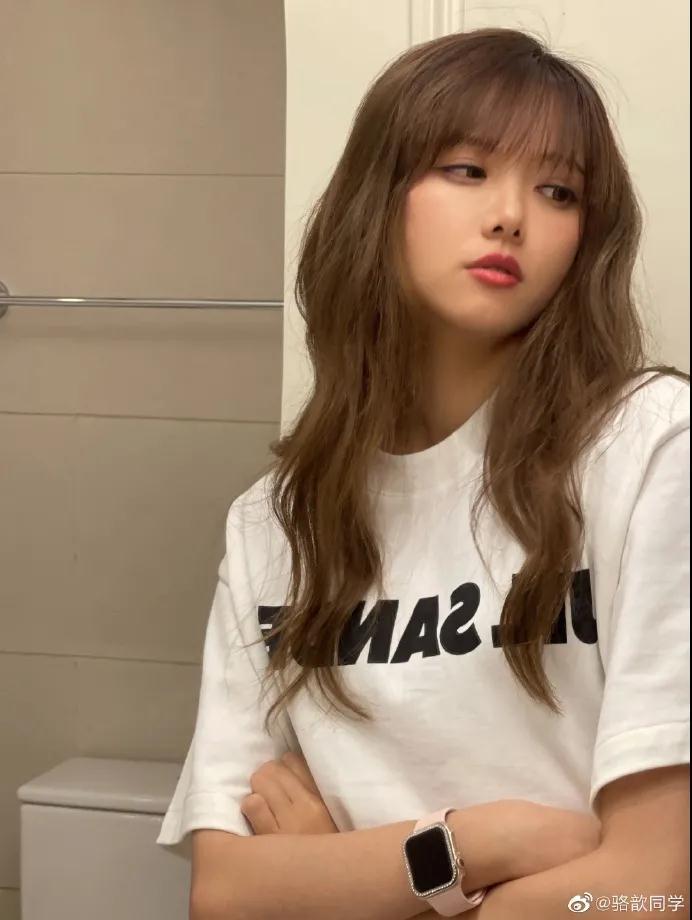 今日美图 @骆歆同学 :能感觉到吗 im watching you