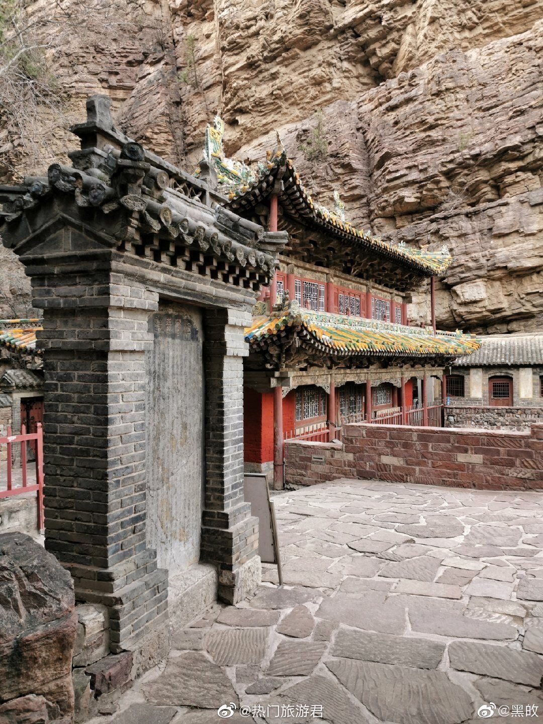 苍岩山福庆寺,位于河北省井陉县南的太行山里,原名兴善寺