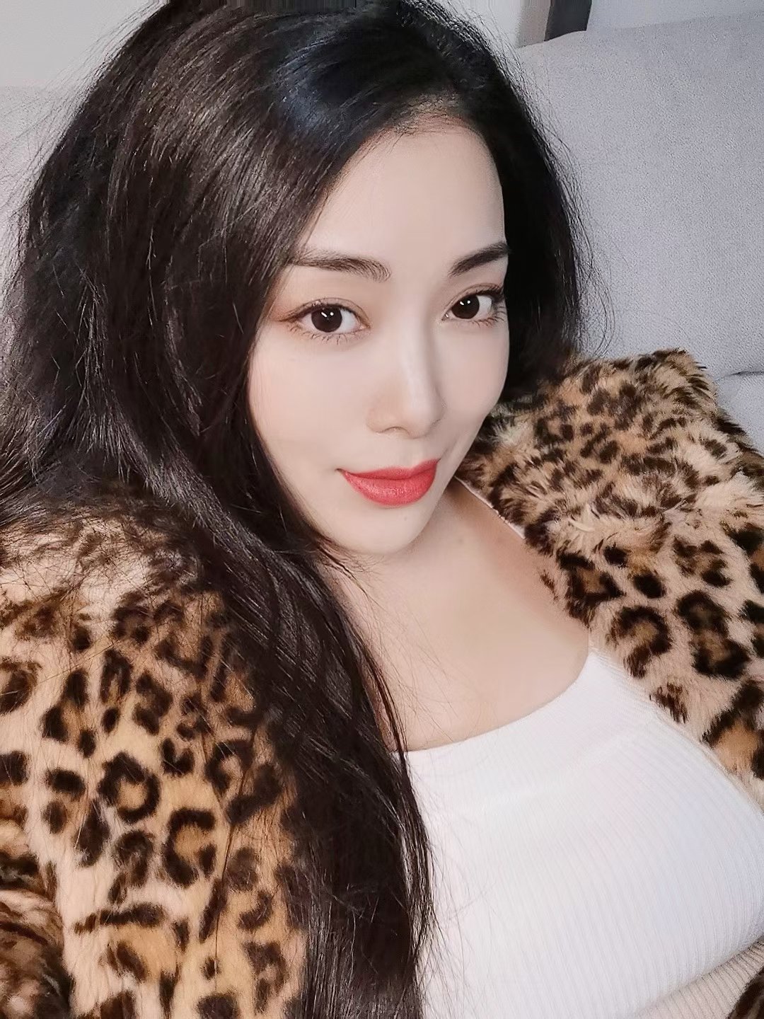 opporeno5pro评测俊男靓女专属定制美颜手机