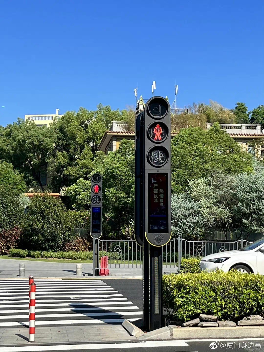 都注意了厦门116根智能红绿灯上岗,自动抓拍行人,非机动车交通违法