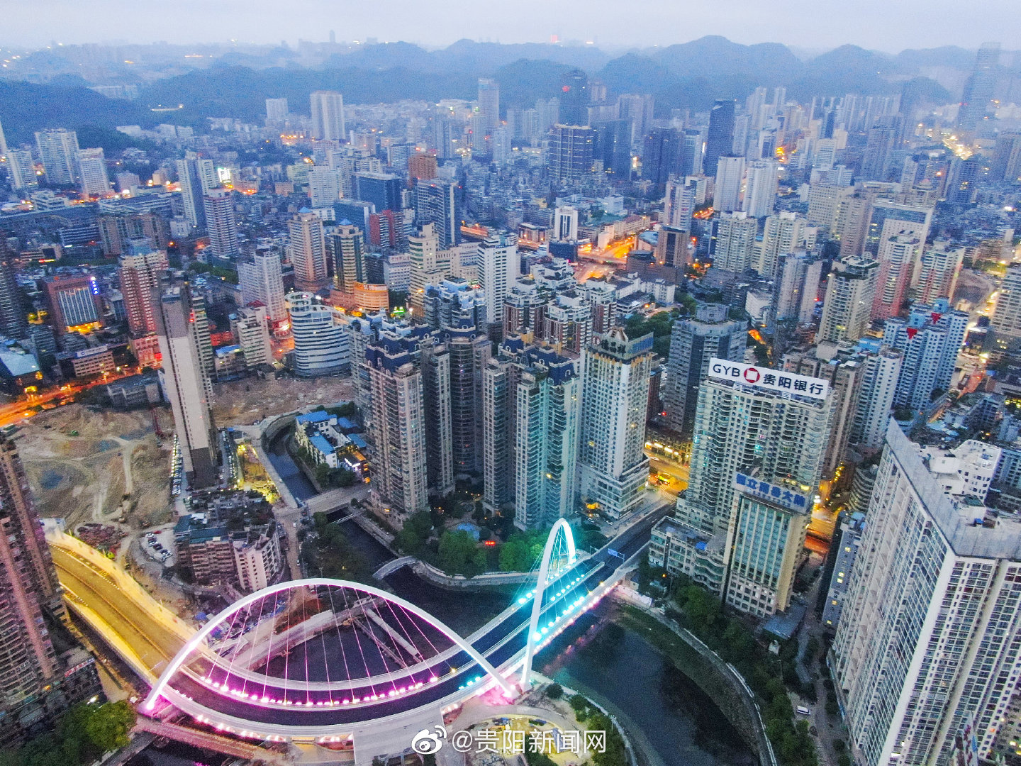 航拍贵阳 | 这是贵阳"刚睡醒"的样子_高清图集_新浪网