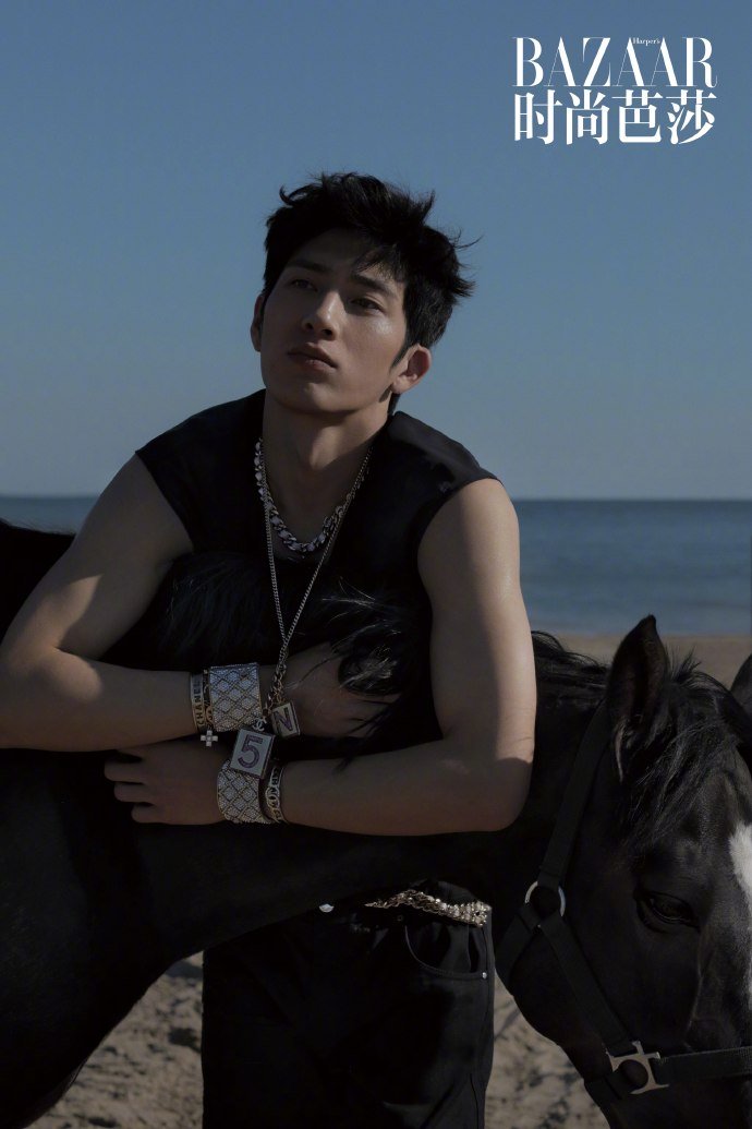 井柏然最新时尚大片出炉!