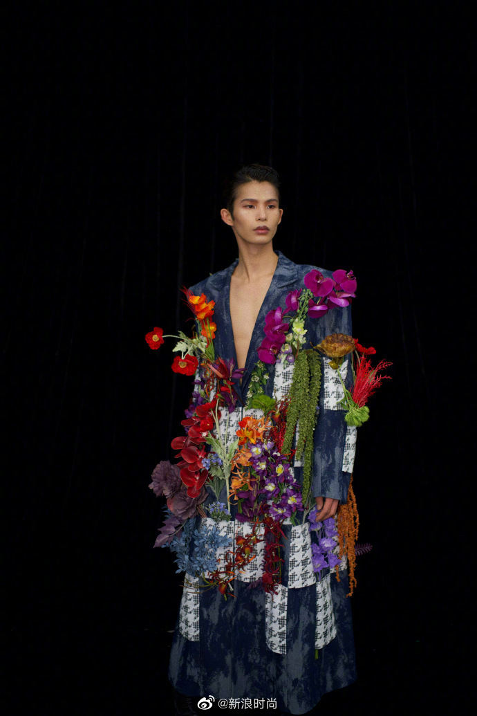 8/ 92023秋冬@陆仙人 昨日现身中国国际时装周chicco