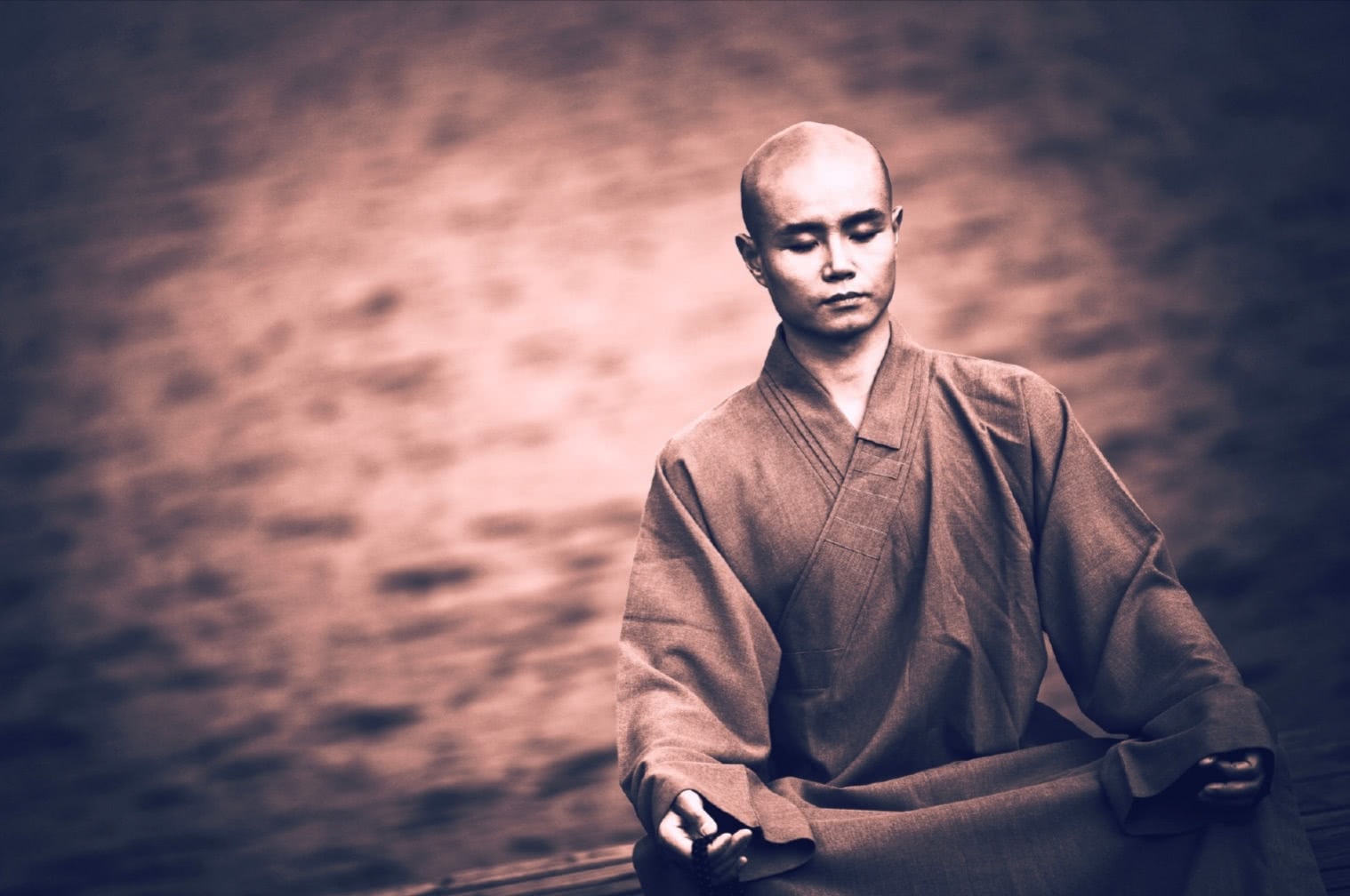 在世俗中"出家"的乐嘉,辟谣自己想强吻谢娜的传言