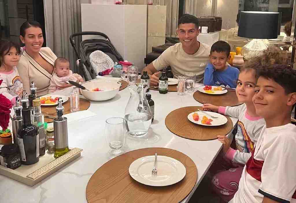 梅西专访带刺?C罗和他家庭教育真的区别很大 下一代都受影响休闲区蓝鸢梦想 - Www.slyday.coM 梅西专访带刺?C罗和他家庭教育真的区别很大 下一代都受影响休闲区蓝鸢梦想 - Www.slyday.coM