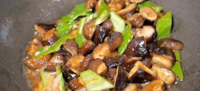 香菇新做法!烧出新境界,鲜香宜人,超下饭,堪称下饭神器