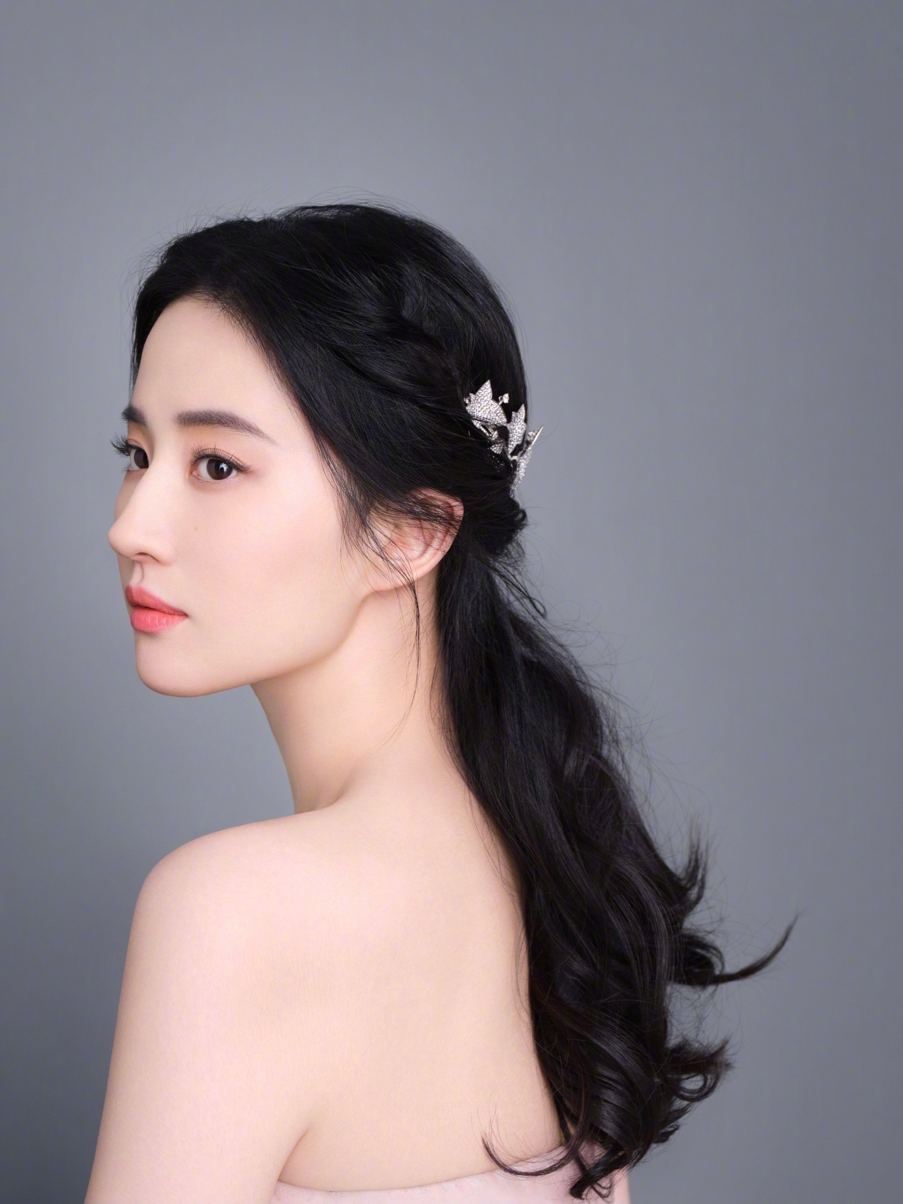 刘亦菲 x chaumet 天鹅颈绝了!_高清图集_新浪网