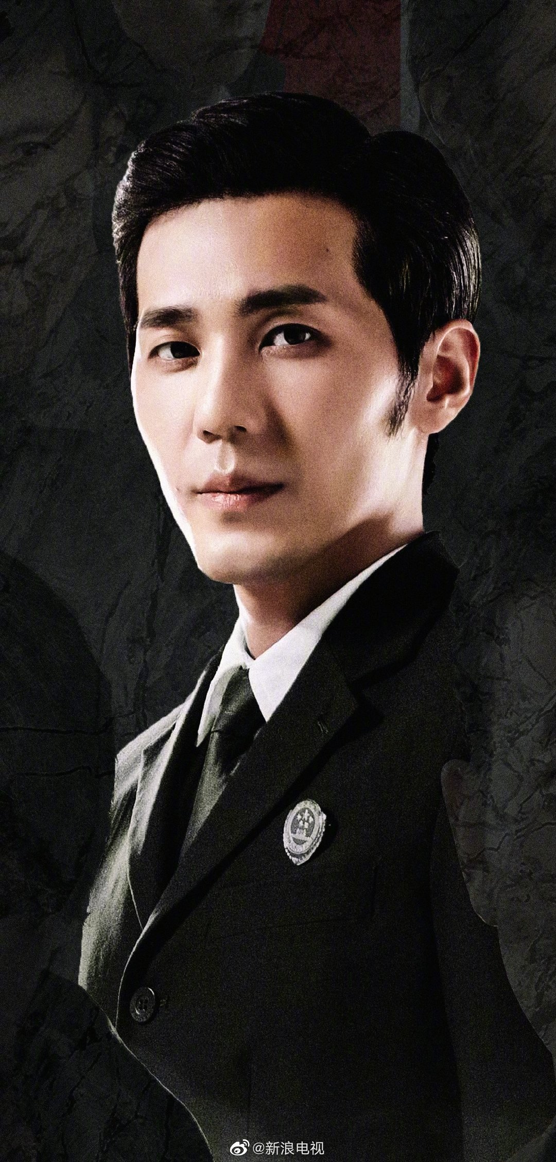 《沉默的真相》中@白宇white 饰演心怀正义,不畏强权,隐忍坚毅的检