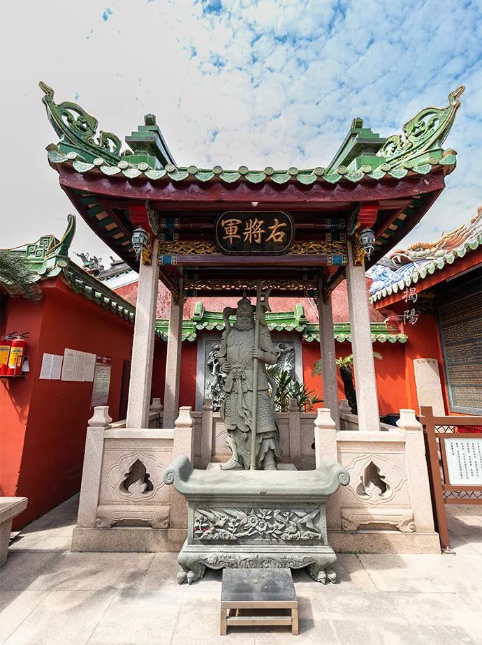 潮汕这座城隍庙不一般,城隍爷原本竟是水鬼,还有一位城隍夫人