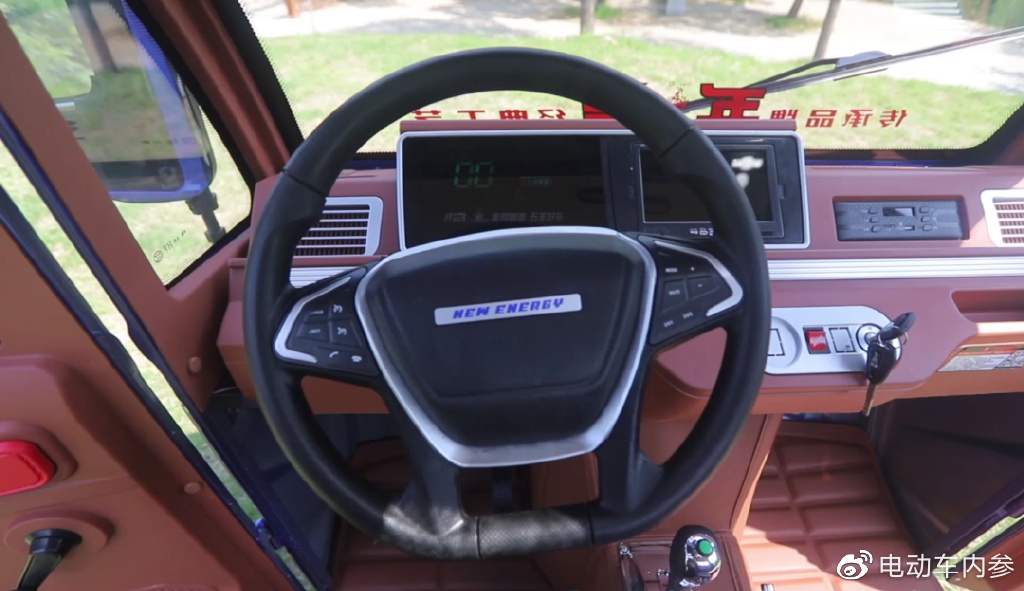 五羊金彭发布2款三轮车能拉1500斤自带雨棚全国上牌上路