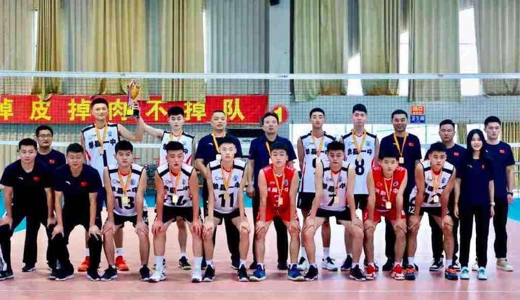 汗水到位，才能出类拔萃——金牌教练樊董伟背后的泪与汗休闲区蓝鸢梦想 - Www.slyday.coM