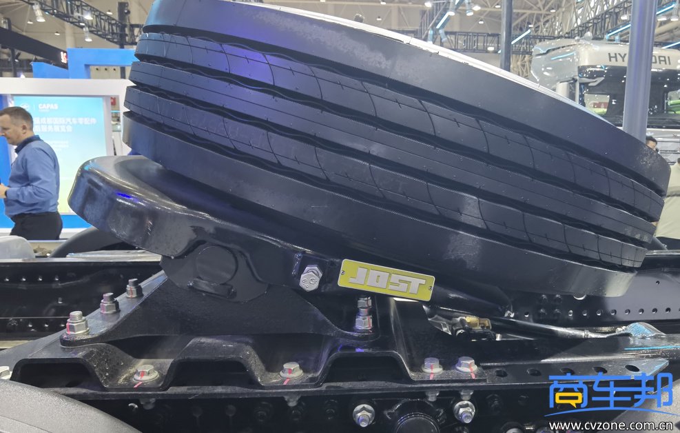 不止于美式长头实拍福莱纳哥伦比亚牵引车