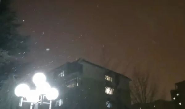 北京下雪了！除夕前夜，瑞雪丰年休闲区蓝鸢梦想 - Www.slyday.coM