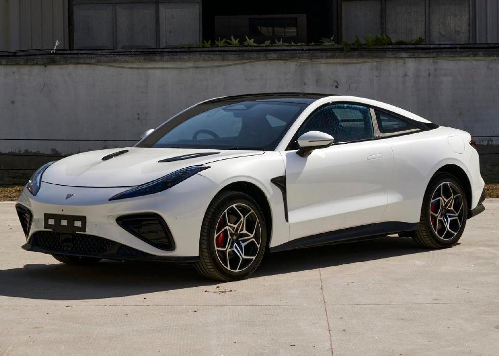 国产又一双门小跑车,外观很拉风,2门4座,续航580km