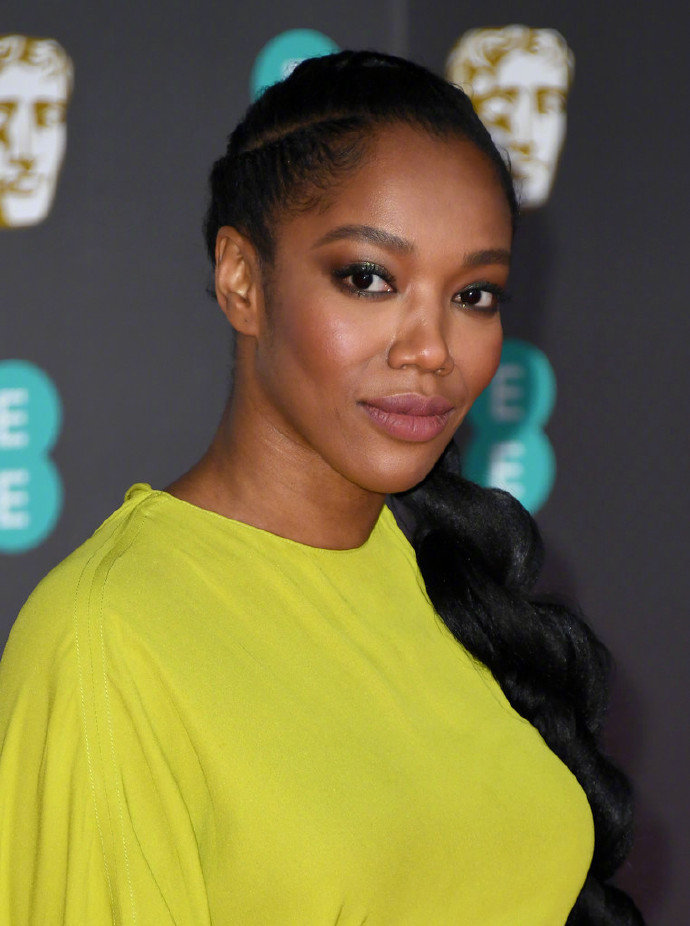 已故天后歌手惠特妮·休斯顿的传记片《i wanna dance with somebody