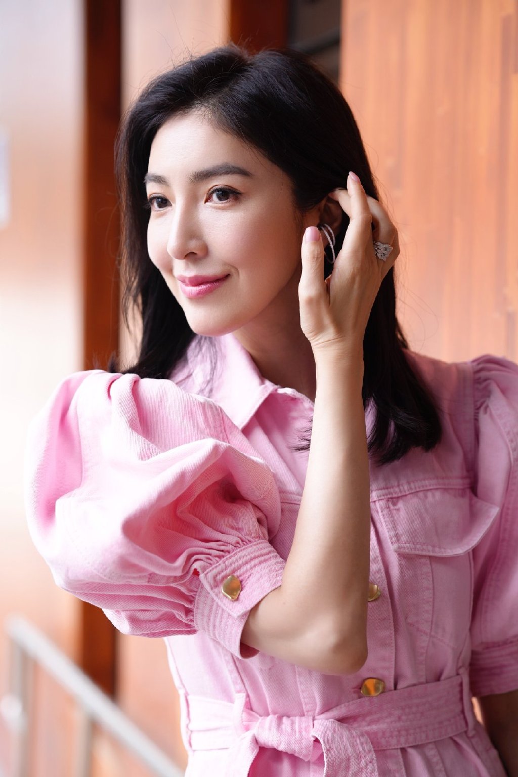 专访《华灯初上》杨谨华：在片场眼里只有林心如，老公看苏庆仪被吓到休闲区蓝鸢梦想 - Www.slyday.coM