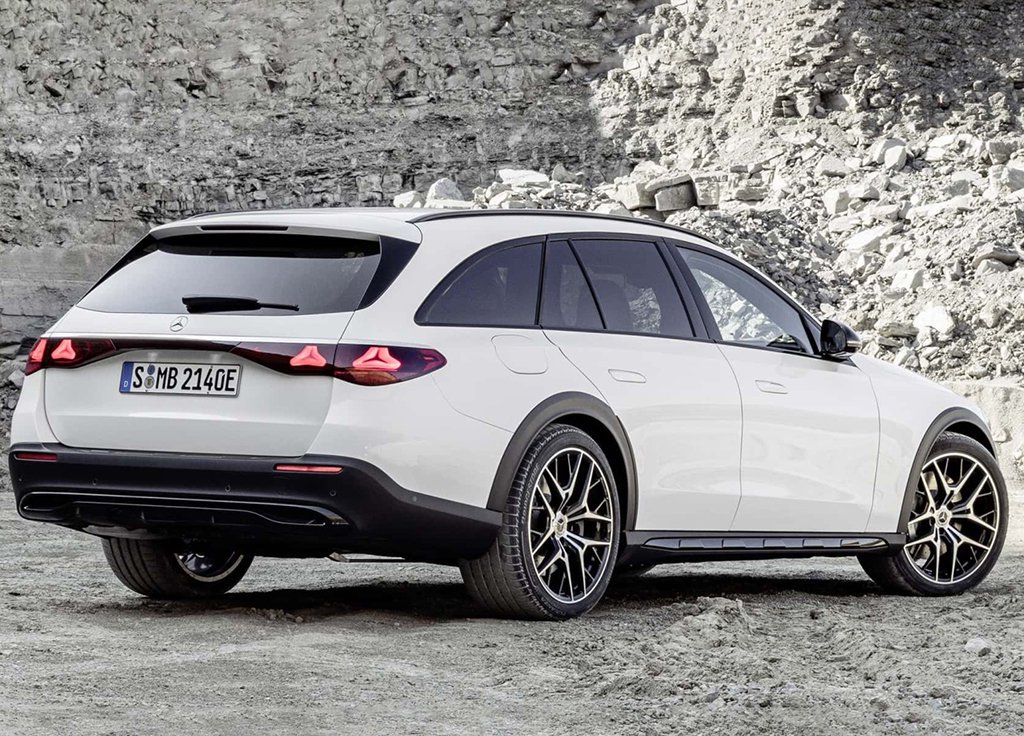 满足多场景需求的高级货奔驰e级全地形旅行车解析