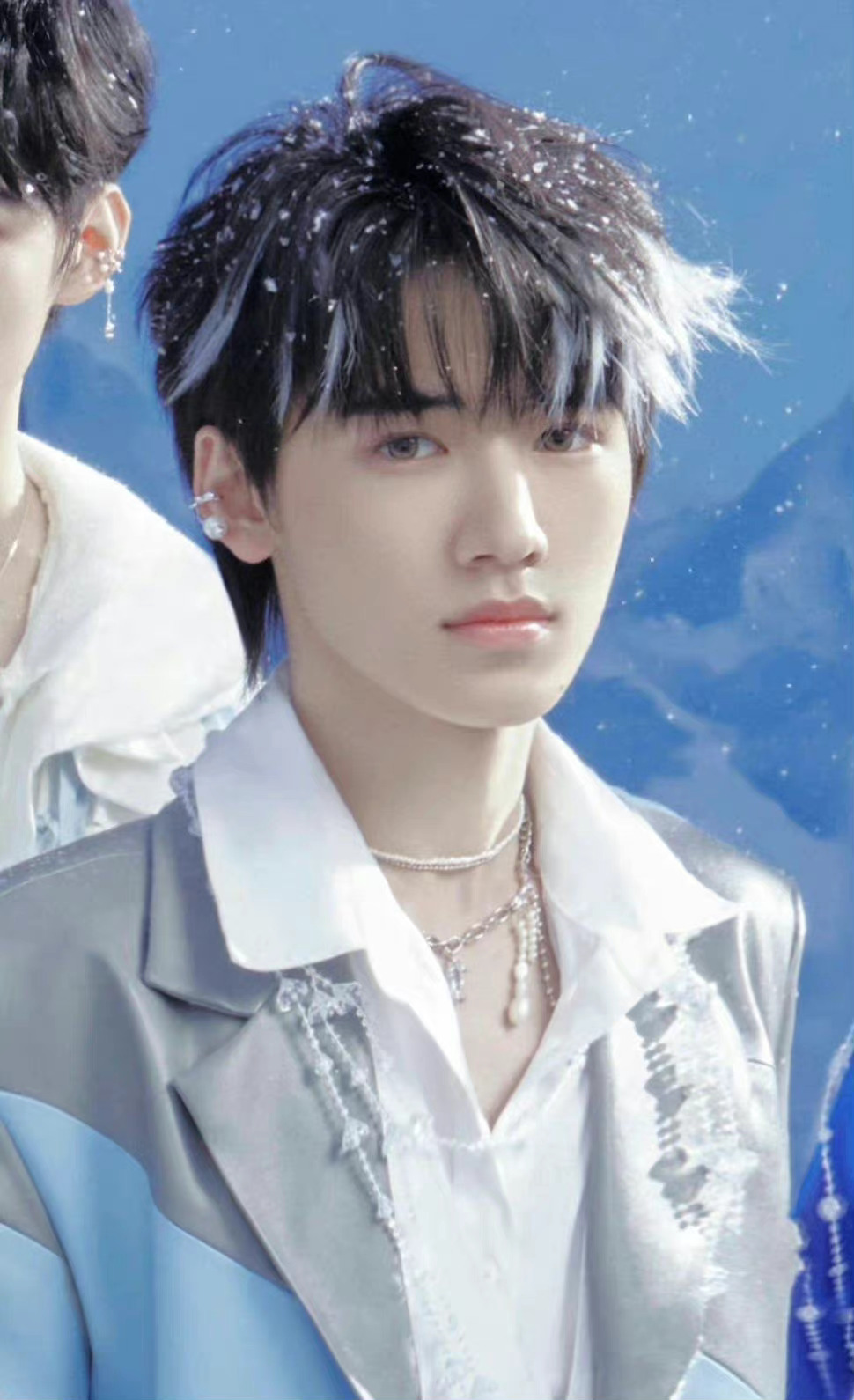 宋亚轩新专辑预告海报造型太帅了吧!__财经头条