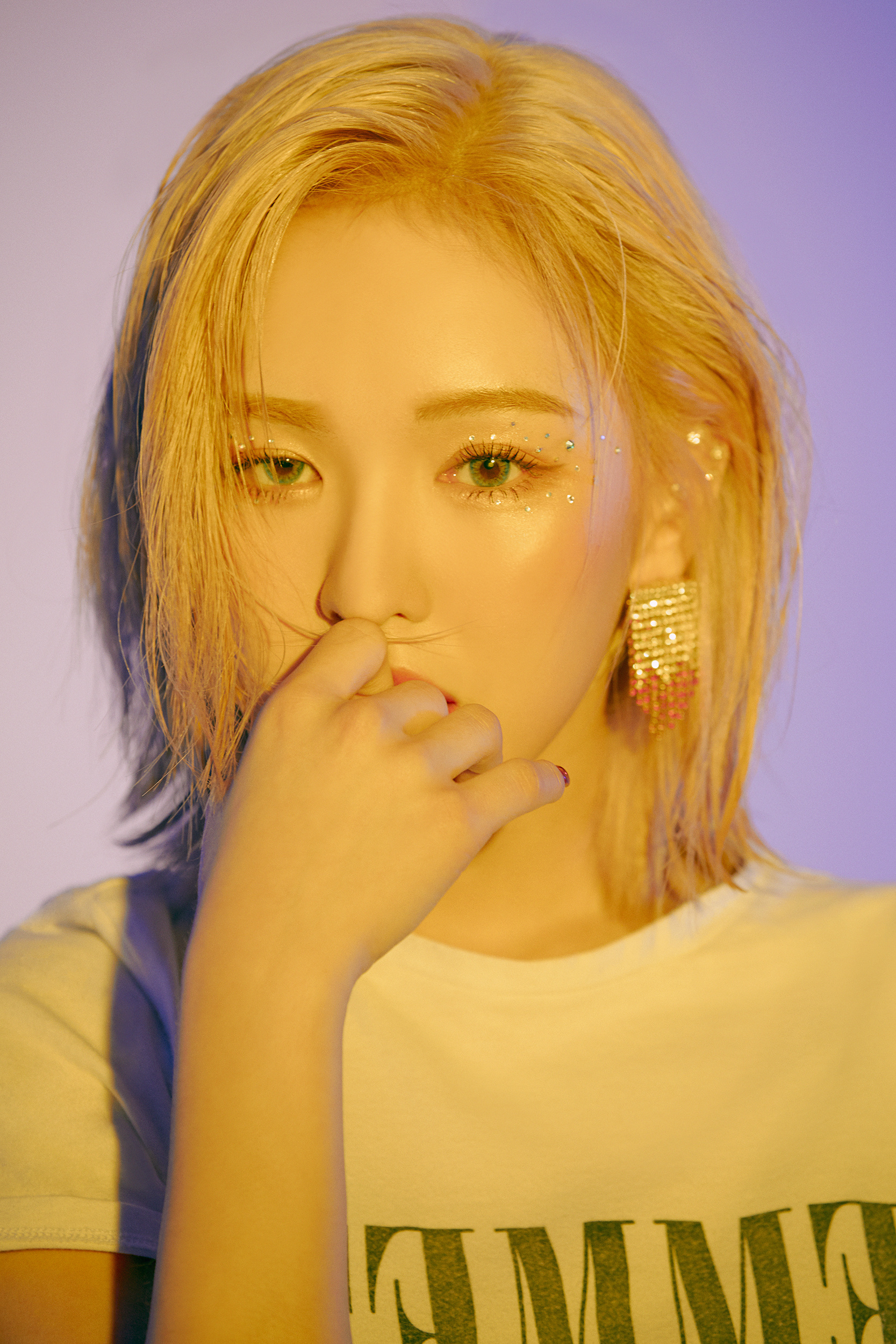 红贝贝成员wendy发个人专辑,队内第一个solo,主唱待遇