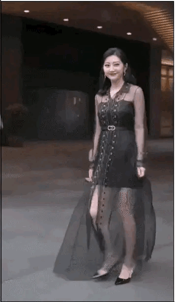 司藤的步态vs景甜的走路姿势,景甜专门去训练了步态