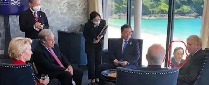 当狗是没尊严的:日本首相不要脸,韩国总统遭无视休闲区蓝鸢梦想 - Www.slyday.coM 当狗是没尊严的:日本首相不要脸,韩国总统遭无视休闲区蓝鸢梦想 - Www.slyday.coM