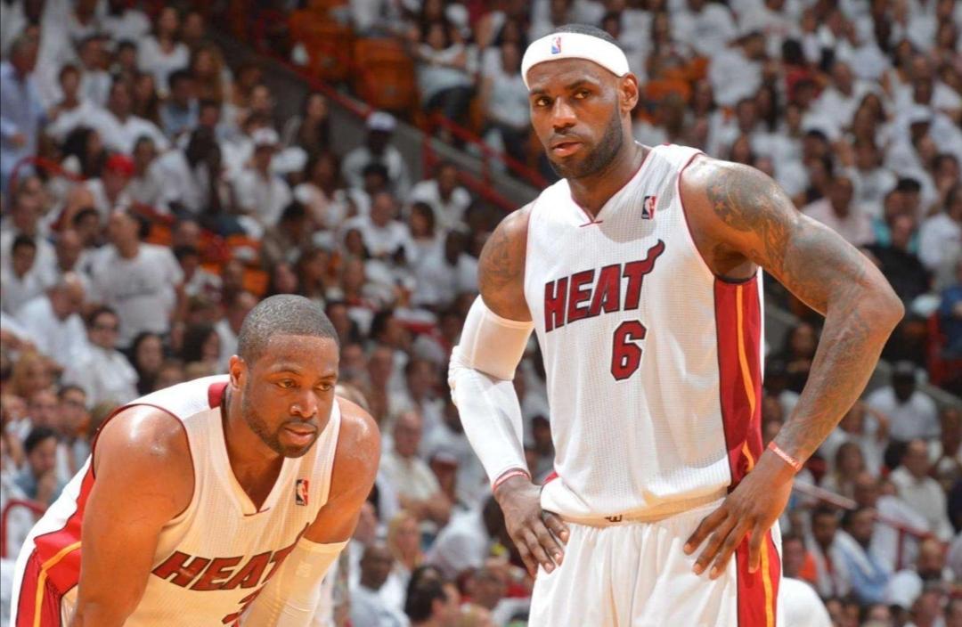 詹姆斯感染新冠，三次核酸检测两次呈阳性，已坐私人飞机回洛杉矶休闲区蓝鸢梦想 - Www.slyday.coM