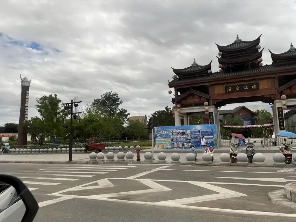 桂林也有后海?原来是开发商融创人造景区,但为何里面空空荡荡?