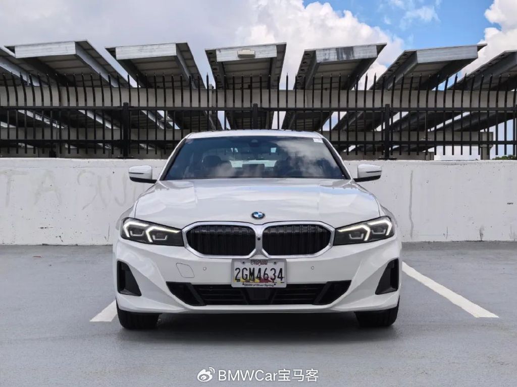 试驾美规330i！进口版宝马3系好开吗？与国产版最大的区别是...-新浪汽车
