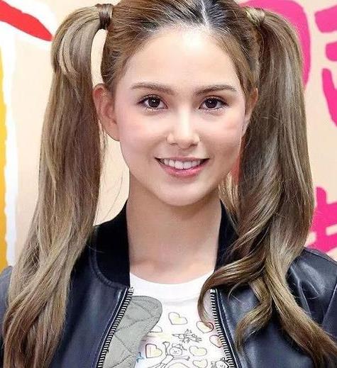 昆凌17岁就被周杰伦追到手,看到昆凌的旧照:才知道周董为啥喜欢