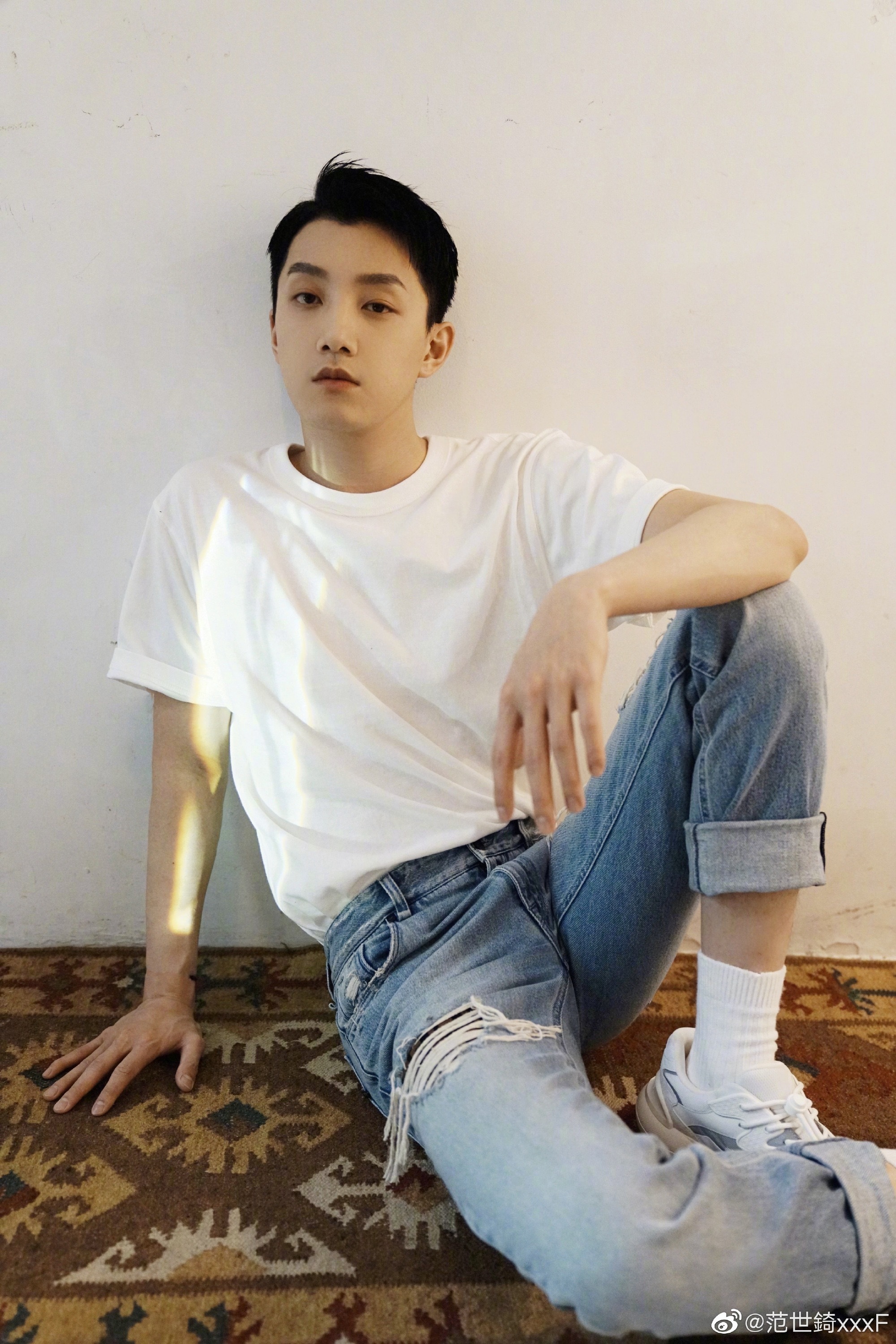 吹爆范世錡的神仙颜值手机内存告急