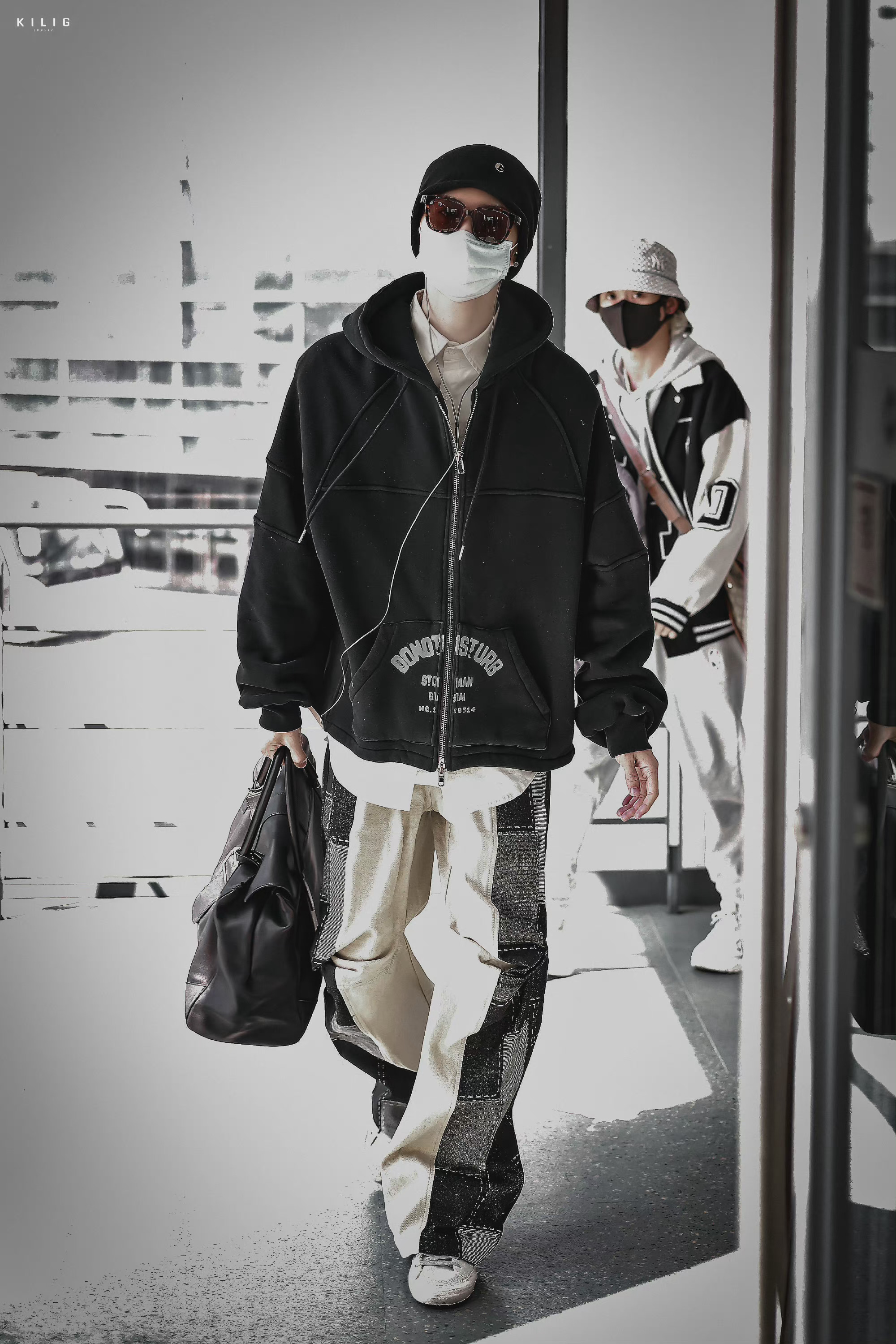 朱正廷今日份机场出发饭拍