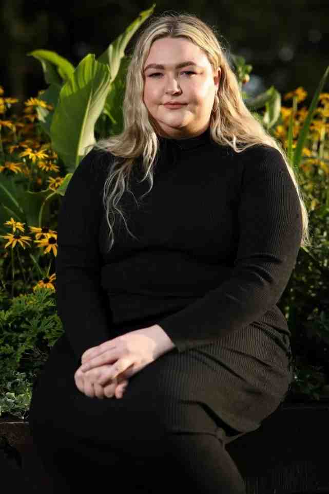 英国新娘婚礼前1小时被告知,相恋4年的新郎逃了,笑着完成仪式休闲区蓝鸢梦想 - Www.slyday.coM 英国新娘婚礼前1小时被告知,相恋4年的新郎逃了,笑着完成仪式休闲区蓝鸢梦想 - Www.slyday.coM