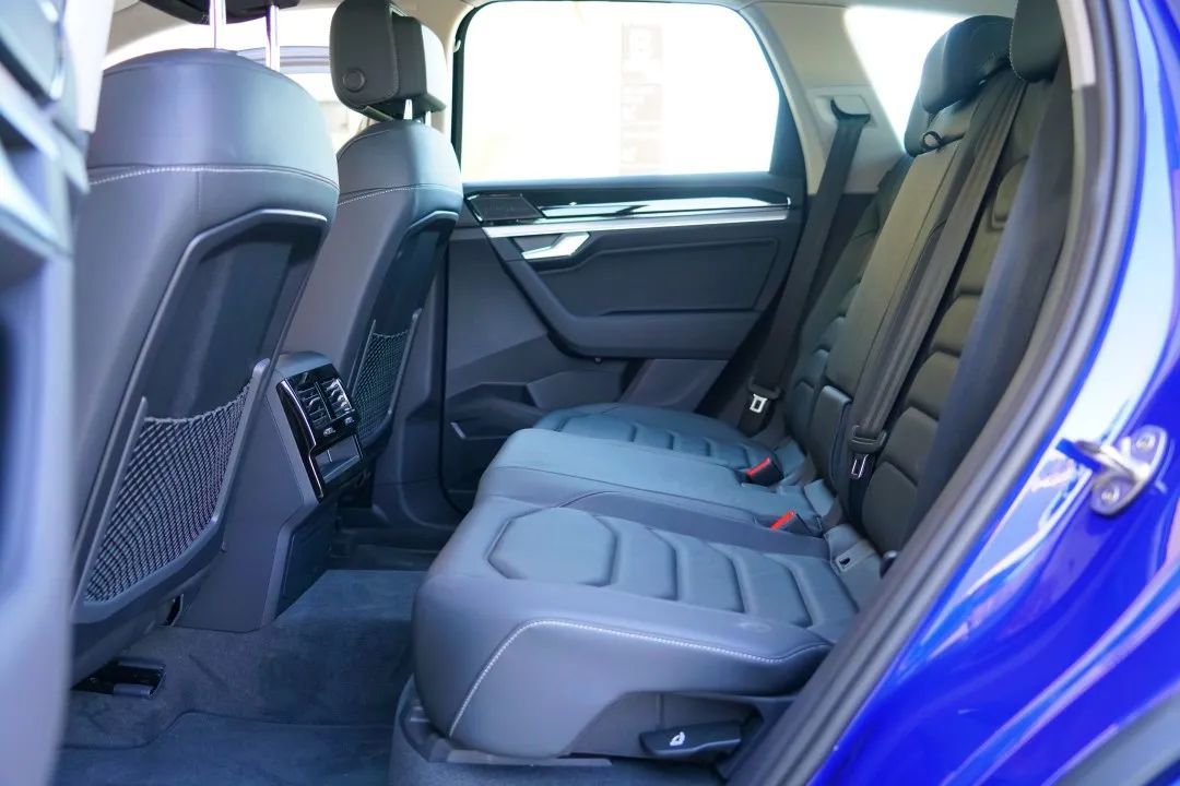 试驾2021款大众新途锐踏上飞沙走水的西域征程