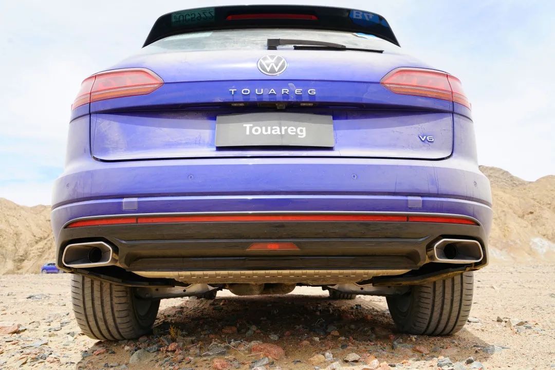 试驾2021款大众新途锐踏上飞沙走水的西域征程