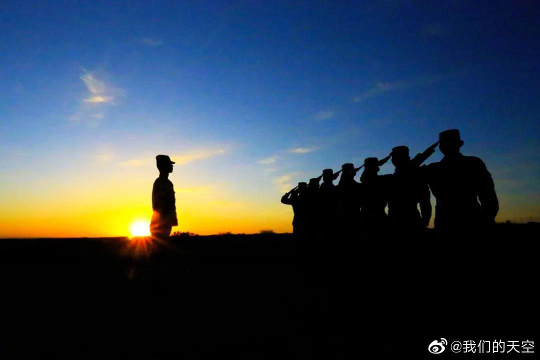 铁血豪情!空降兵绝美剪影大片_高清图集_新浪网