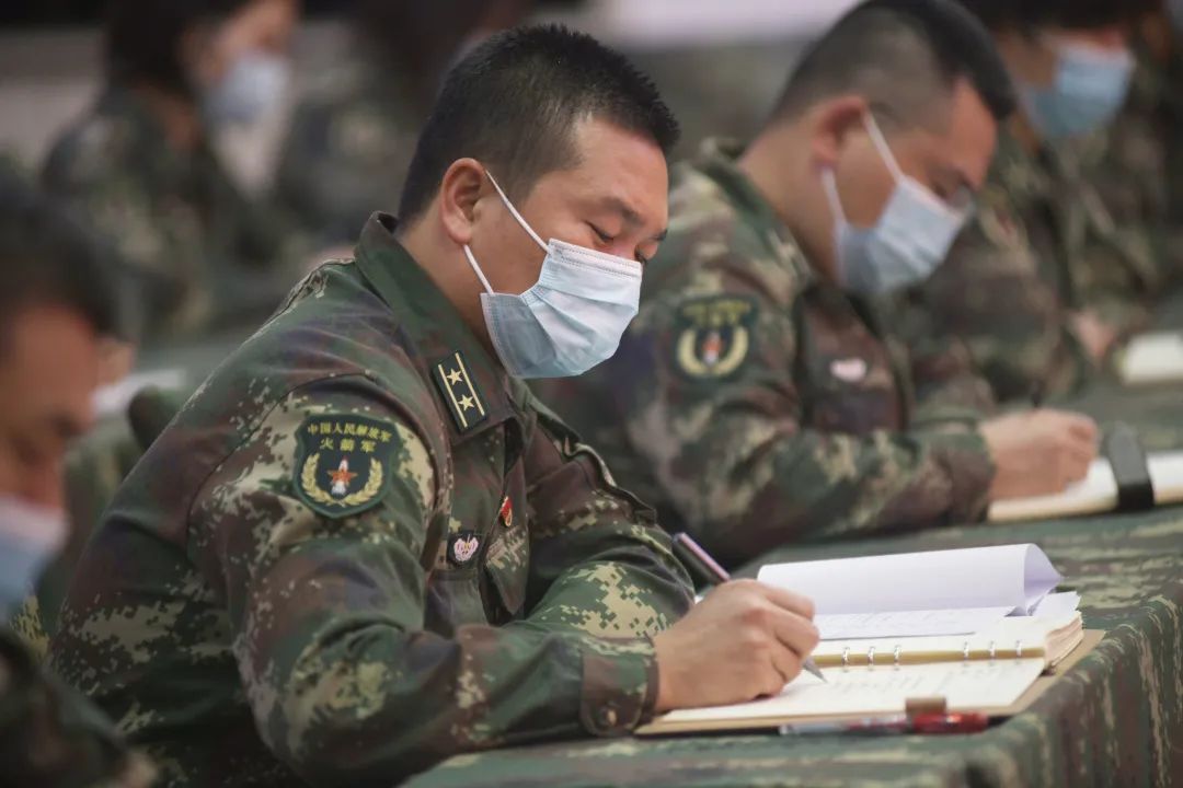 火箭兵某部组织基层干部骨干集训