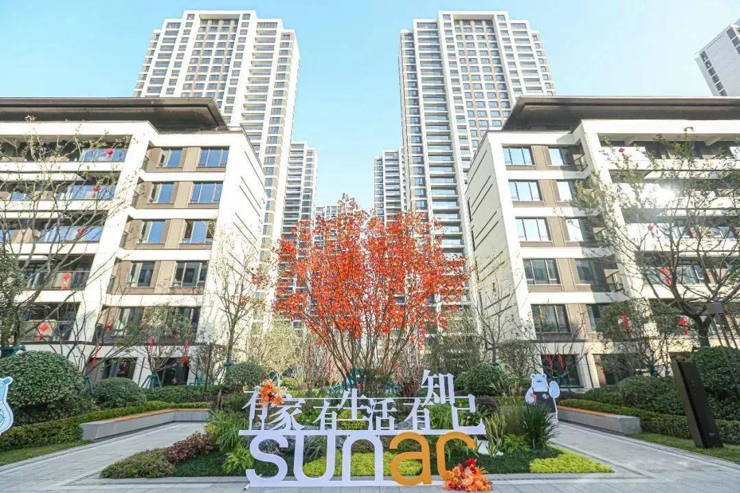 刚刚过去的10月,郑州融创也表现的很"高调",这份"高调"并不是来自融创