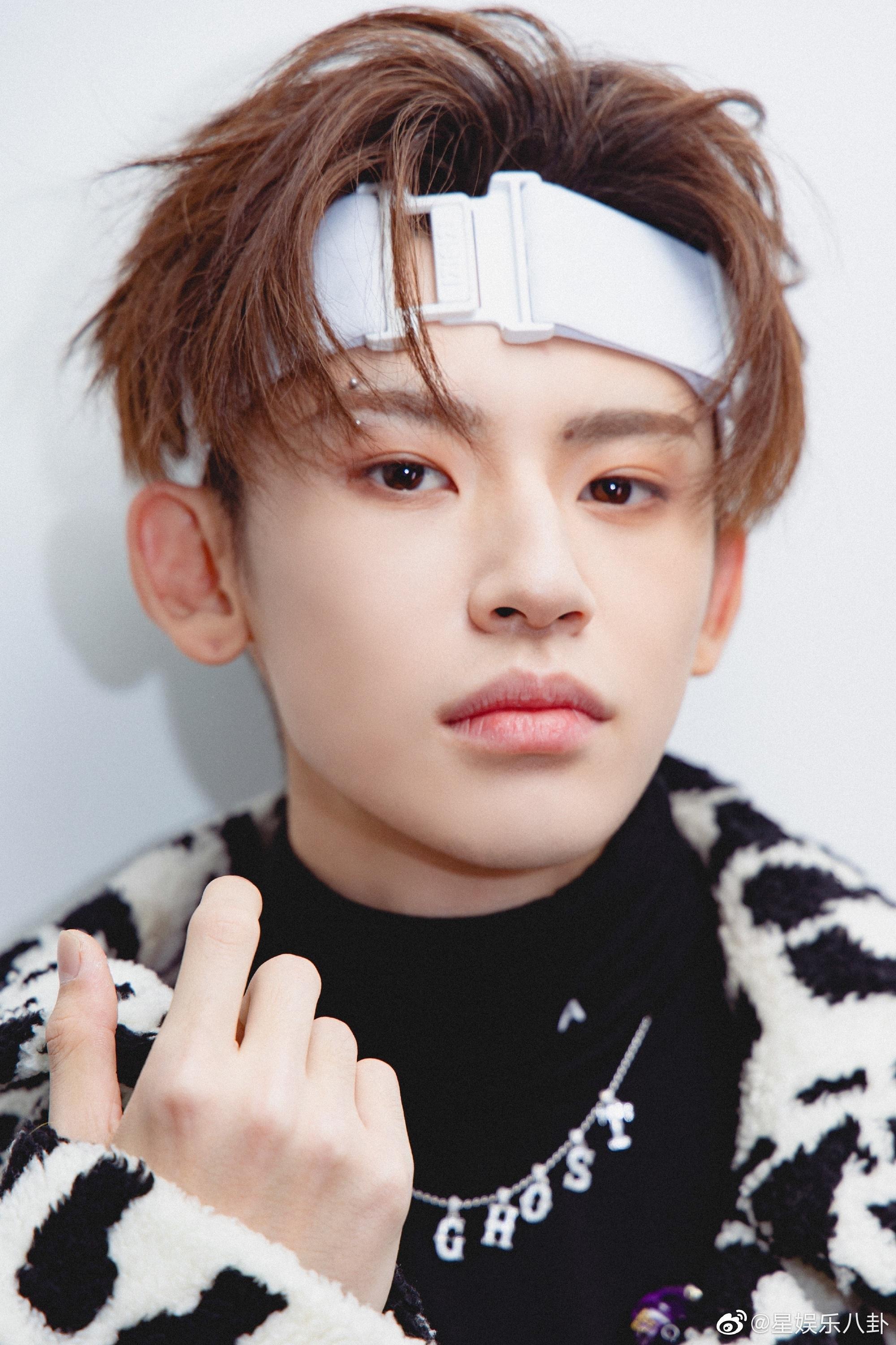 小鬼王琳凯加盟江苏卫视跨年演唱会正式官宣_高清图集_新浪网