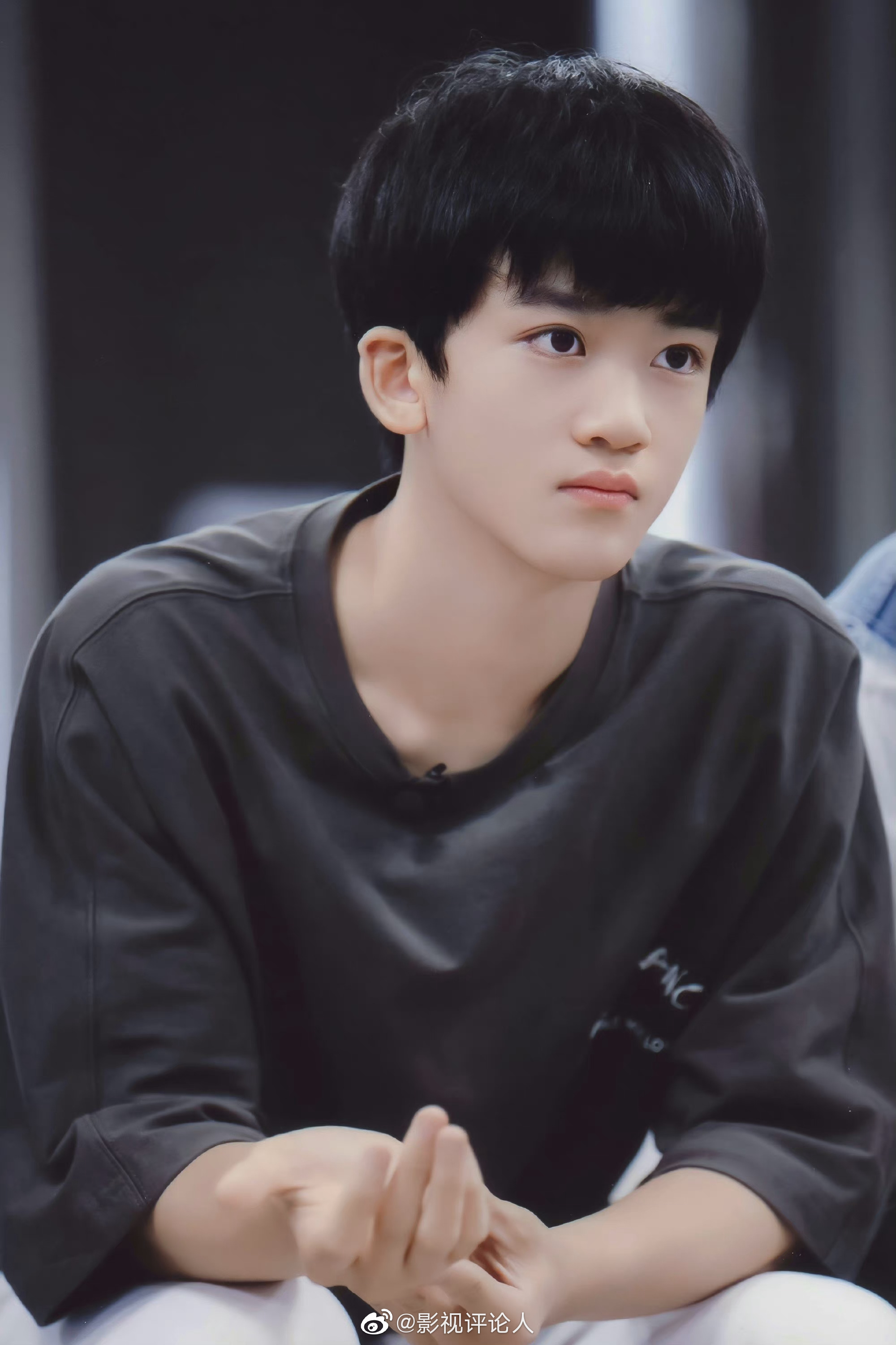 邓佳鑫《honey》字母站播放量破100w 播放量了!_高清图集_新浪网