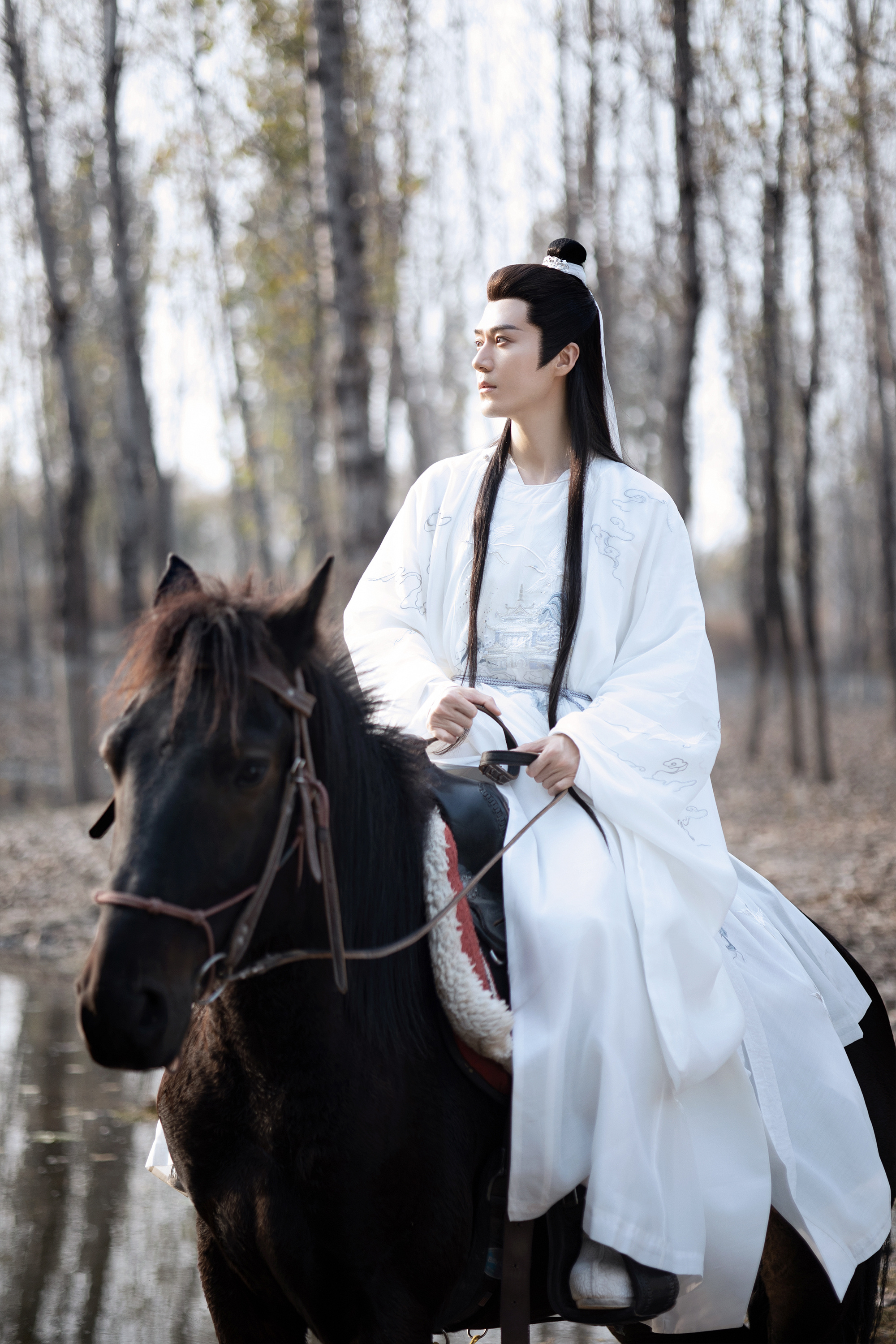 茅子俊出新图了白衣少侠鲜衣怒马这气质和状态简直了
