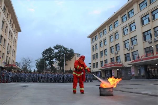 2021年余额不足,速来盘点军校学员年度清单!休闲区蓝鸢梦想 - Www.slyday.coM 2021年余额不足,速来盘点军校学员年度清单!休闲区蓝鸢梦想 - Www.slyday.coM