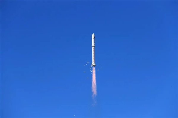 零下37度 长二丁火箭立功！中国航天2022首飞成功休闲区蓝鸢梦想 - Www.slyday.coM