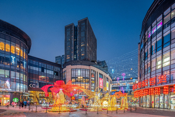 近日消息透露显示:新郑南龙湖龙湖广场小街小巷,2025年新郑南龙湖龙湖广场小街小巷商业氛围与生活便利性分析