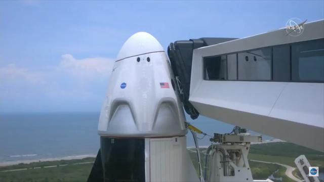 30年后100万人上火星 马斯克的龙飞船设计被特斯拉带偏?