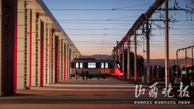 巨龙飞驰太原地铁2号线迎来全线运营一周年