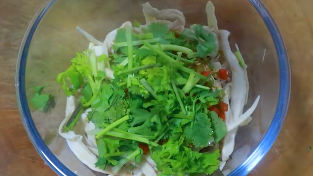 凉拌手撕杏鲍菇的家常做法，营养美味爽口下饭，比炒着好吃太多了休闲区蓝鸢梦想 - Www.slyday.coM